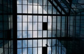 Стеклянный потолок.